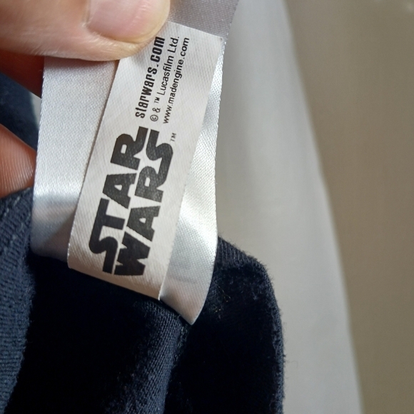 (#362) Baby Yoda Old Navy Star Wars Black T-Shirt Size XS - Picture 6 of 8